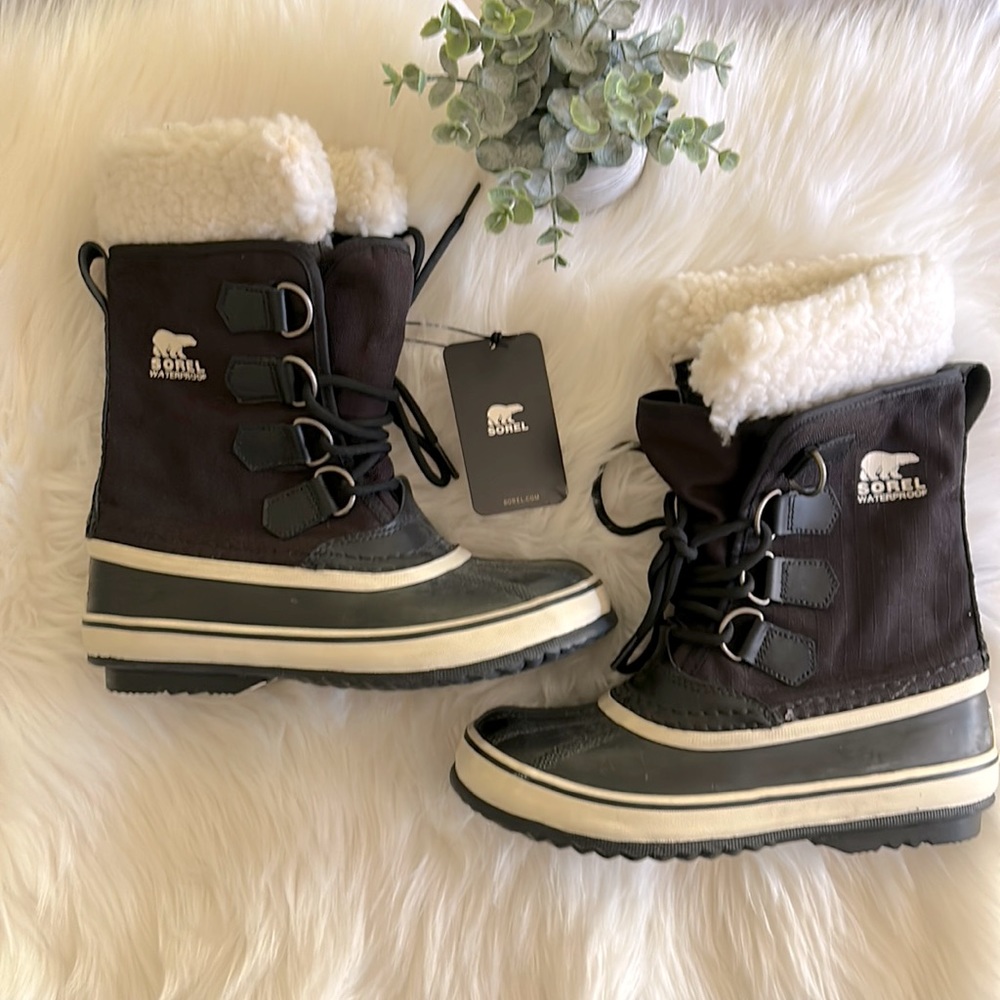 Sorel boots, Sz.5-NWT